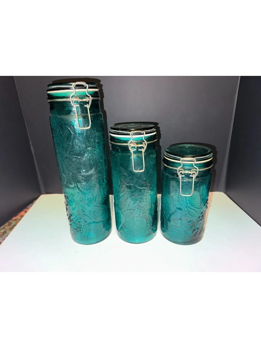 Vtg Mcm Emerald Green Fruit, Grape Design Glass Canister Set Wire Bail Lids 3pc